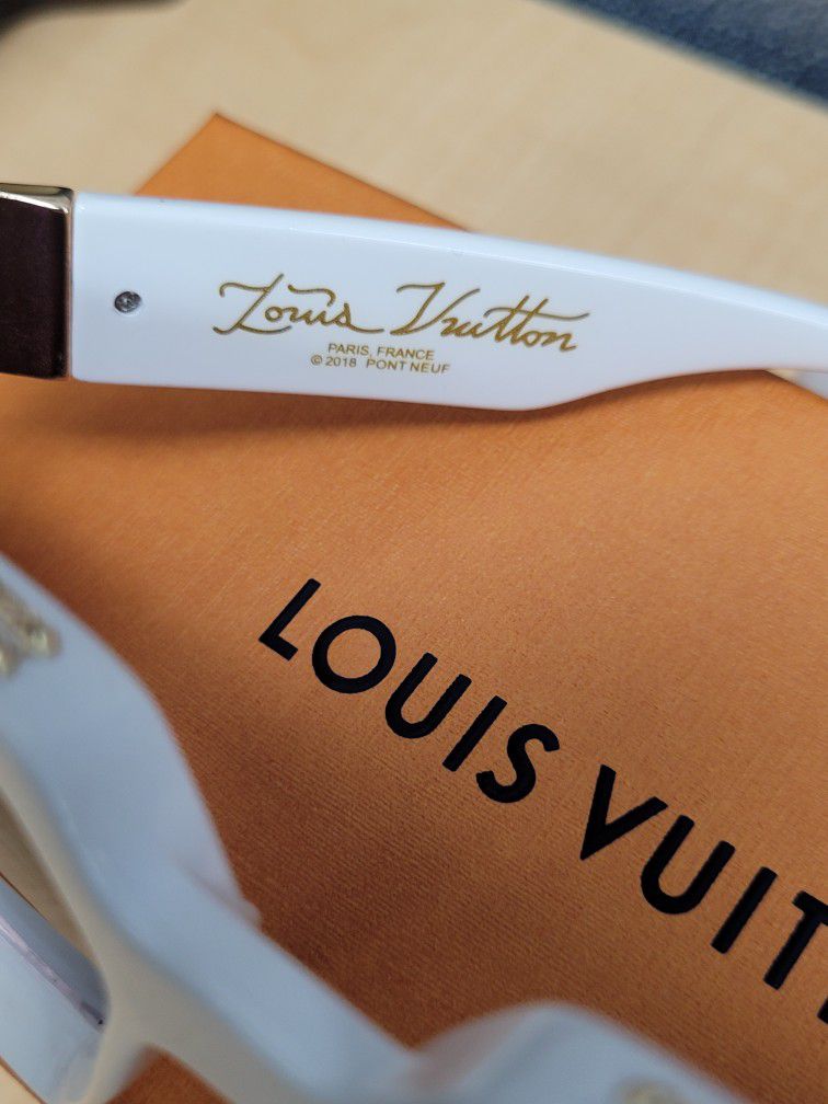 Louis Vuitton Compiegne 28 Monogram for Sale in Cherry Hill, NJ - OfferUp