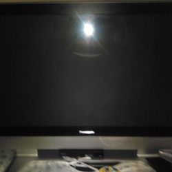 Panasonic TH-50PX60U 50-Inch Plasma HDTV (2006 Model)