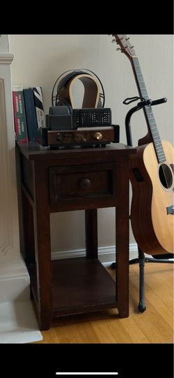 Set of 2 walnut wood side tables with drawers