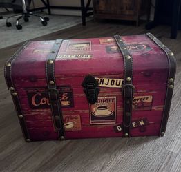 Decorative storage box