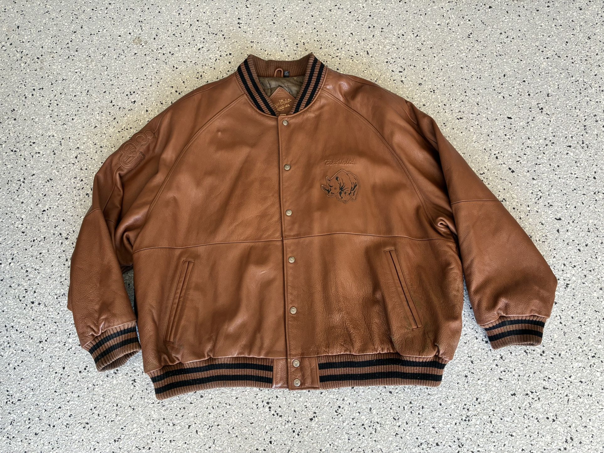 “MARC ECKO UNLTD” Brown Leather Bomber Jacket. 2XL to 3XL. Embroidered.