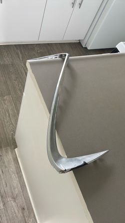 Lexus grill Molding  GS 16-19 left