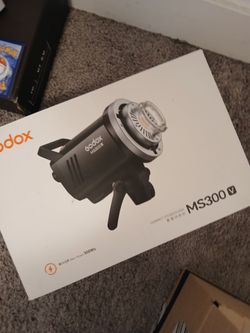 Godox Ms300 light