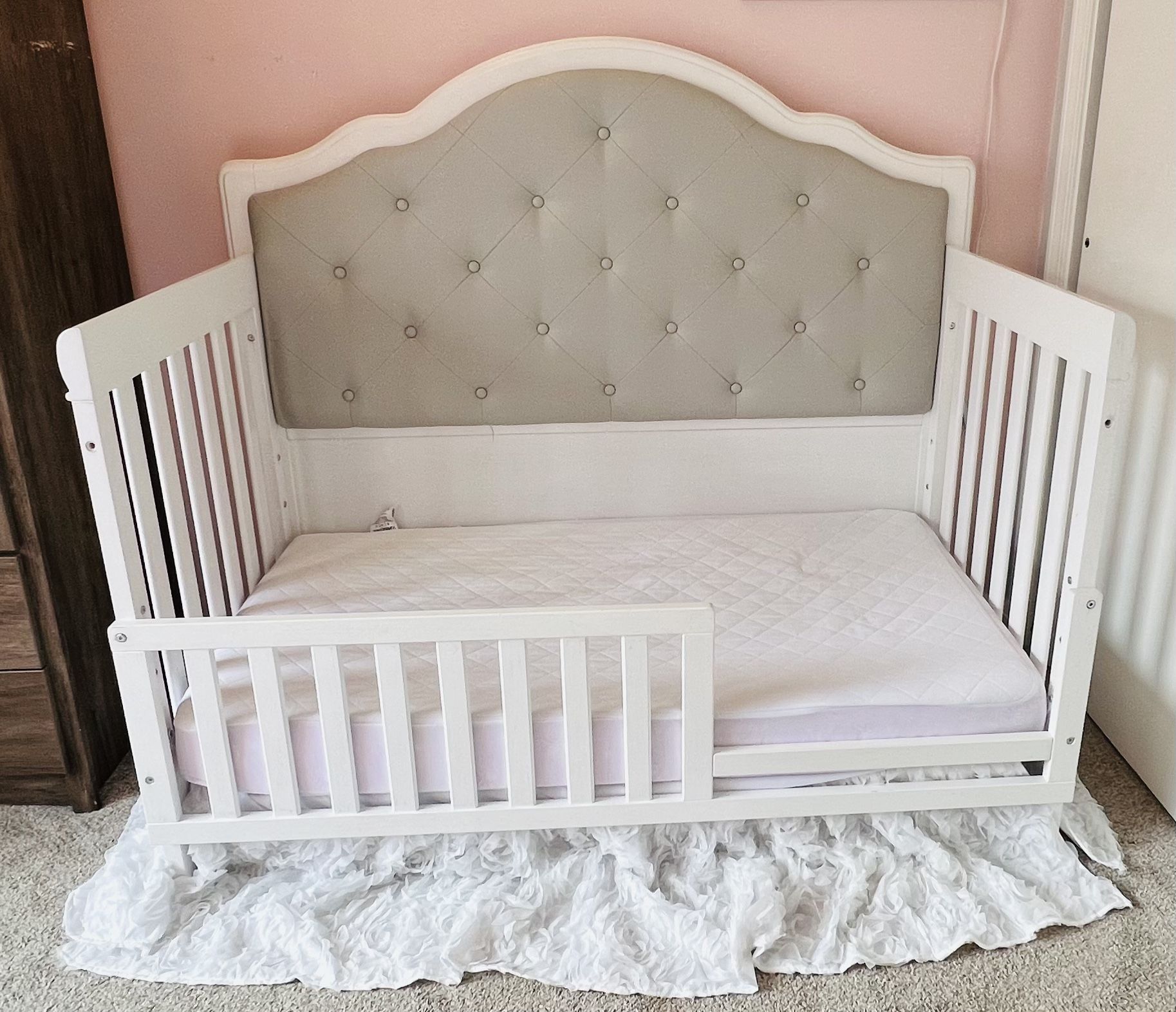 Crib / Toddler Day Bed