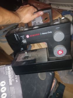 Singer Heavy Duty Sewing Machine
