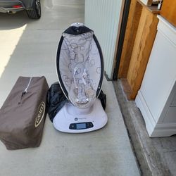 4moms MamaRoo Multi-Motion Baby Swing