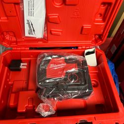 Milwaukee Green 100 ft. Cross Line and Plumb Points Rechargeable Laser Level with REDLITHIUM Lithium-lon USB Battery and Charger