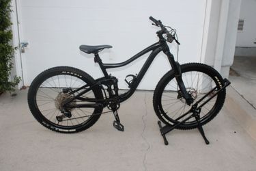 2021 Giant Trance 27.5 Mountain Bike – Medium