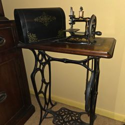 Antique Muller 18 Toy Treadle Sewing Machine / TSM w/ Dome Top -1873