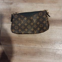 Louis Vutton Clutch 