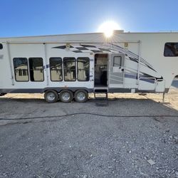2006 Forest River Gear Box Toy Hauler