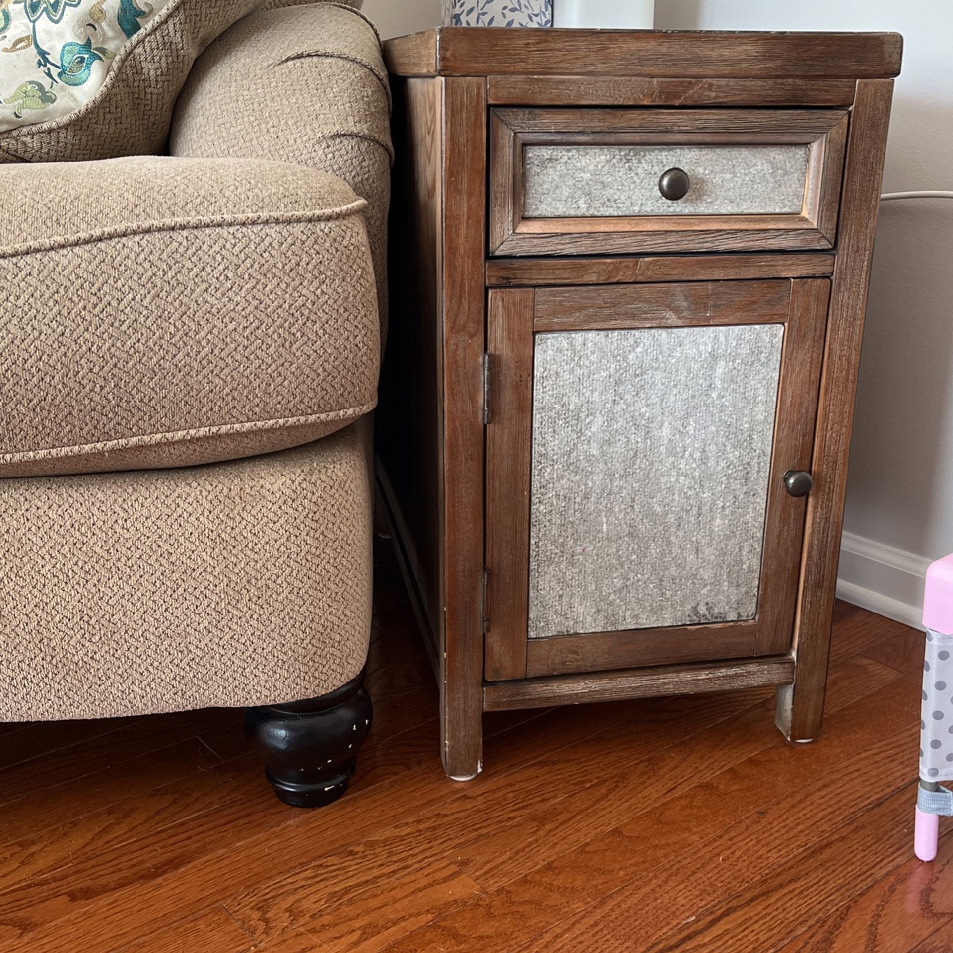 End Table for Sale in Swedesboro, NJ OfferUp