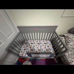 Delta Convertible Crib / toddler bed
