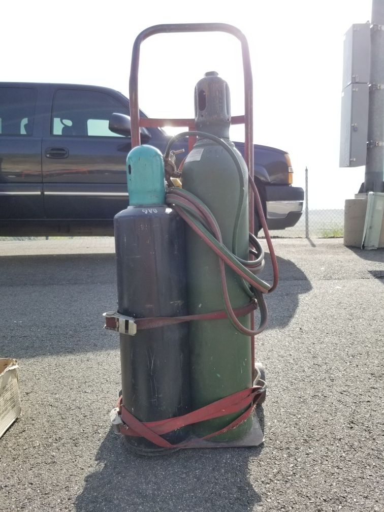 Oxygen/ Acetylene Welding Tanks with Cutting Torch