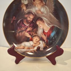 Bradford Exchange plate "An Angel's Message" from the "Promise of a Savior" collection.