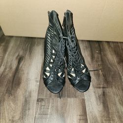 Black Heel 7