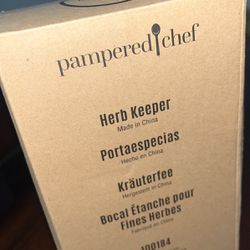 Pampered Chef Herb Keeper 