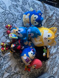 Sonic the hedgehog plushes/ squishmallows/ stuffed animals