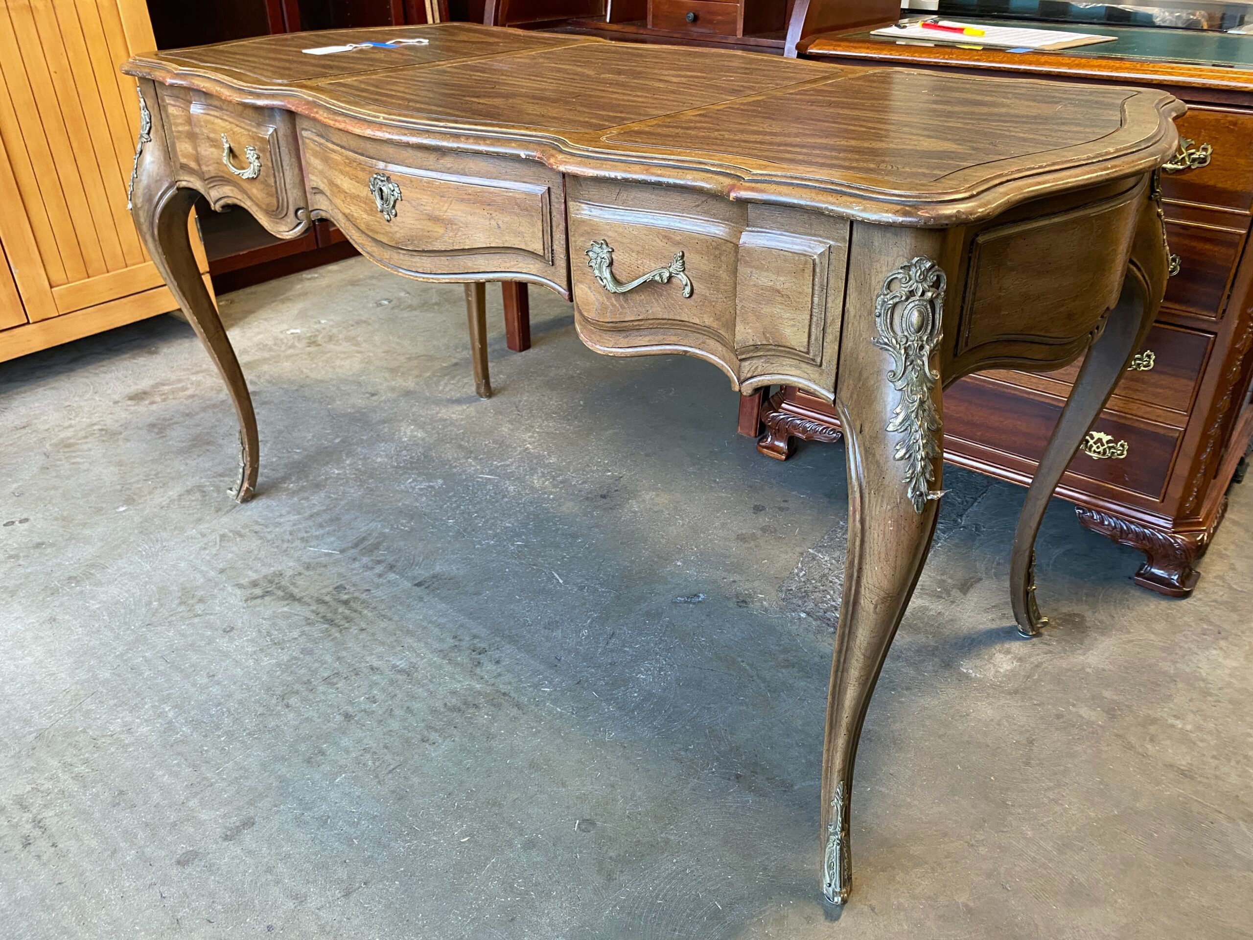 DREXEL Decorative Wooden Curved Leg 3 Drawer Desk