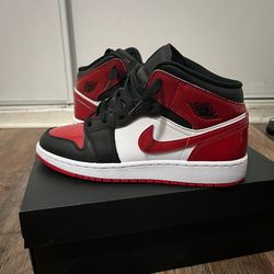 Air Jordan red