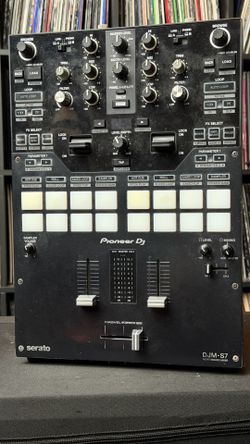 Pioneer DJM-S7 Mixer – Serato Ready – Great Condition