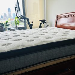 Queen Mattress (Like New)