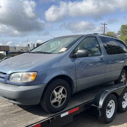 2000 Toyota Sienna