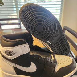 Air Jordan 1 High Black White 