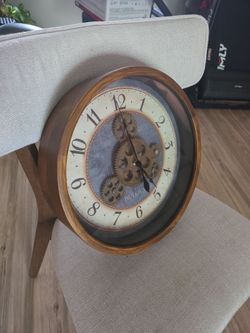 Bulova 13” Industrial Gear Wall Clock – Solid Wood Frame – Great Condition