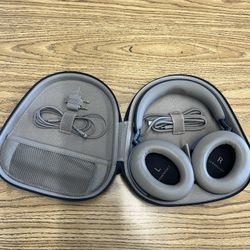 Sennheiser Momentum 4! 