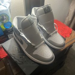 Air Jordan 1s Mid Se