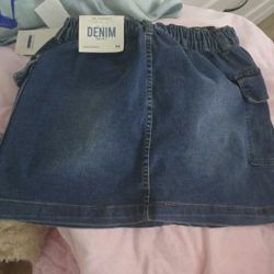 New Denim Skirt – Size M – Never Worn