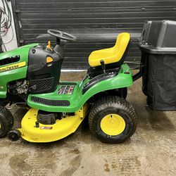 John Deere LA115 Riding Lawn Mower with Bagger 219hrs Newly Serviced to Sell. John Deere Lawn Tractor. NEW SPARK PLUG, FUEL FILTER, OIL FILTER, AIR CL