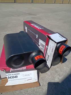 FLOWMASTER SUPER 44 DUAL EXHAUST 3" INLET 3"OUTLET $200 FOR BOTH NEW !