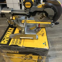 DEWALT 15 Amp Corded 12 in. Double Bevel Sliding Compound Miter Saw with XPS technology, Blade Wrench and Material Clamp