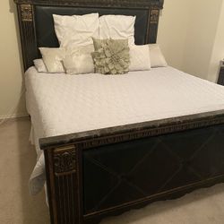 King size bed and dresser w/mirror