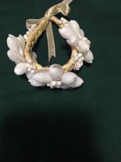 White floral bracelet
