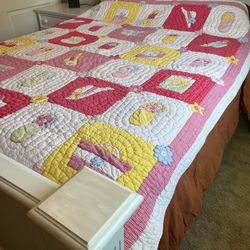 Girl’s Pottery Barn Kids Quilt Bed Set
