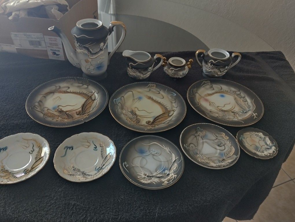 Vintage japanese moriage dragonware. Antique.