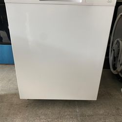 GE Dishwasher New !