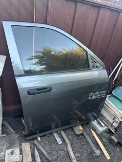 2009-2018 DODGE RAM PASSENGER DOOR COMPLETE