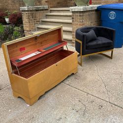 Yard sale 749 Evans St. Oshkosh 5/30/5/31 9:00-5:00
