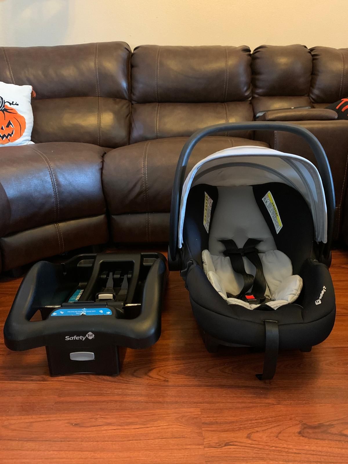SAFETY 1ST INFANT CAR SEAT / BASE