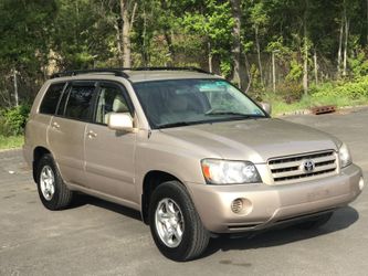 2004 TOYOTA HIGHLANDER SUV