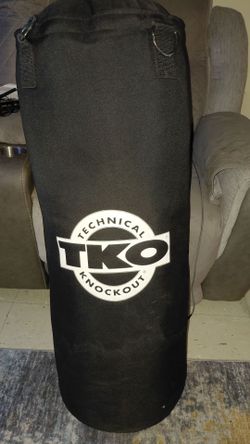 Heavy bag and gloves for beginners