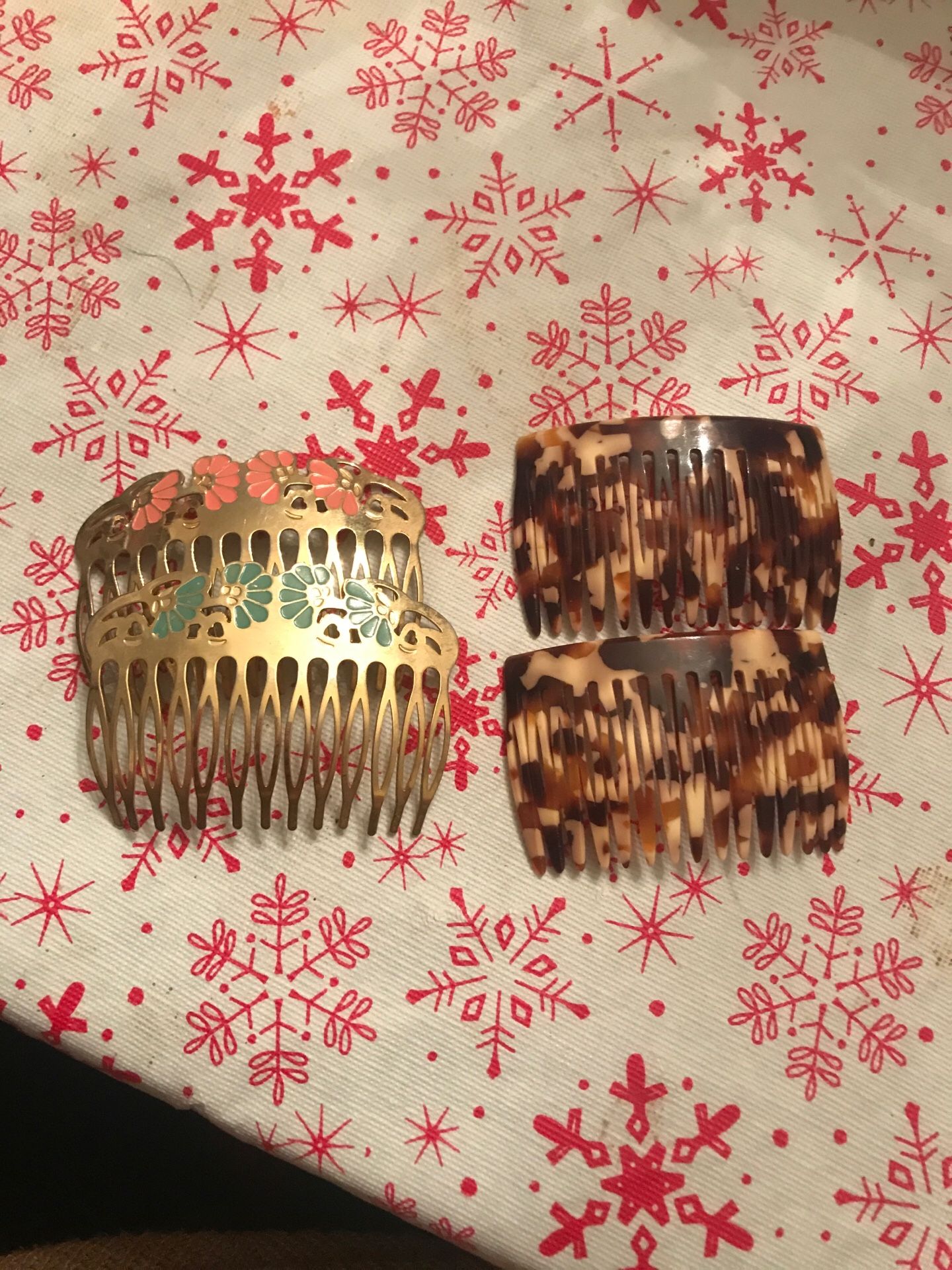 Set of 2 hair clips. Each set $5