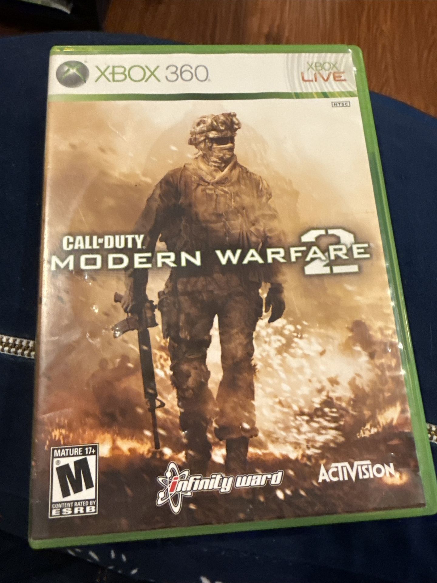 Call of Duty: Modern Warfare 2 (Microsoft Xbox 360, 2009) Complete In Box