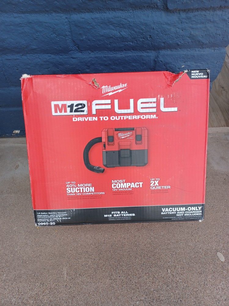 VACUUM MILWAUKEE M12 TOOL ONLY