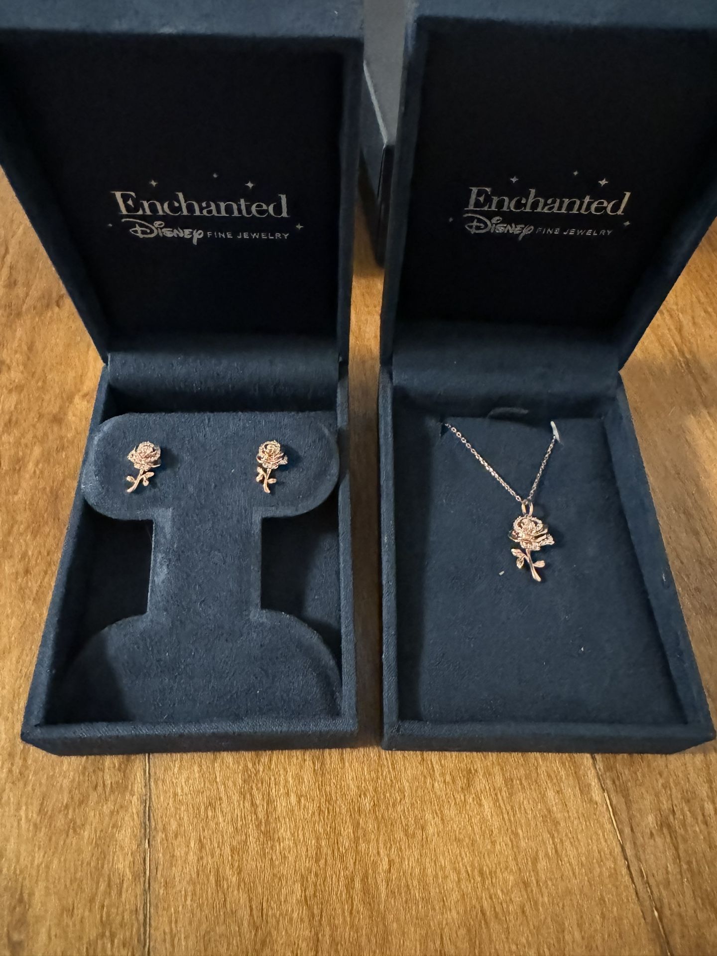 Enchanted Disney ‘Belle’ Necklace & Earrings 