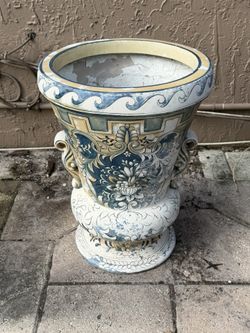 Outdoor Urn  Garden Plant Pot